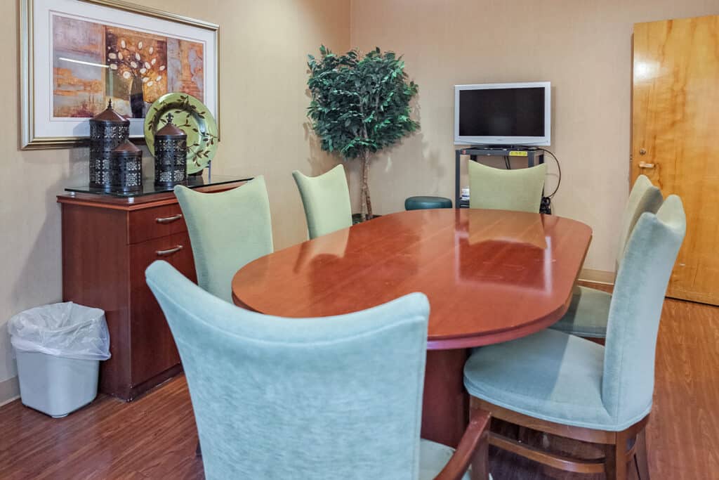 rossmoor post acute dining area