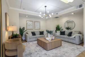rossmoor post acute lounge area